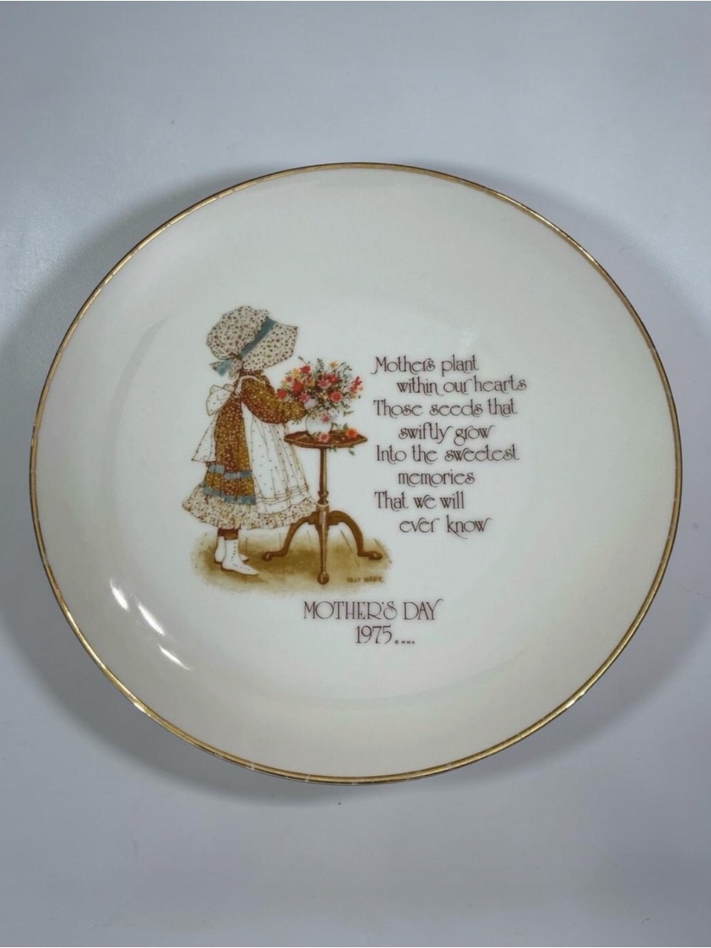 Holly Hobbie Commemorative Edition Genuine Porcelain Collective 10.5” Plate